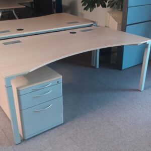 Steelcase Schreibtisch  180×80 ahorn-alu